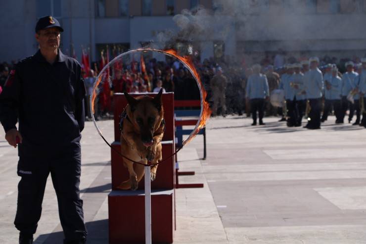 Rize'de Cumhuriyet'in 100. yıl dönümü coşku ile kutlandı 104