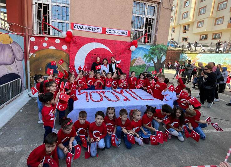 Rize'de Cumhuriyet'in 100. yıl dönümü coşku ile kutlandı 108