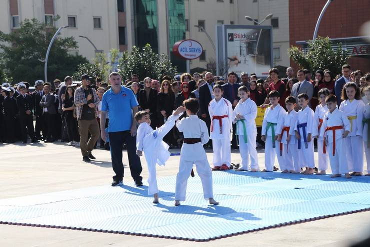 Rize'de Cumhuriyet'in 100. yıl dönümü coşku ile kutlandı 25