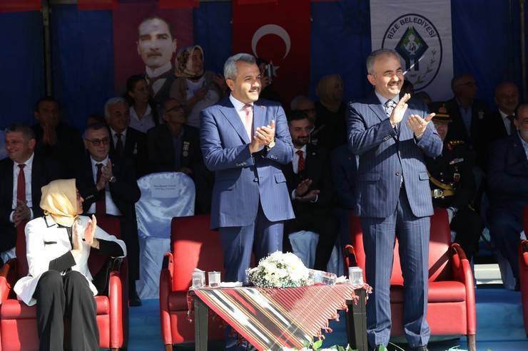 Rize'de Cumhuriyet'in 100. yıl dönümü coşku ile kutlandı 27