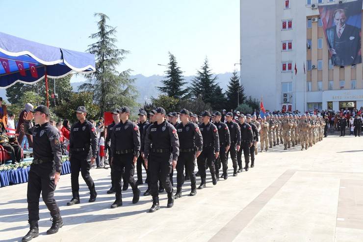 Rize'de Cumhuriyet'in 100. yıl dönümü coşku ile kutlandı 28