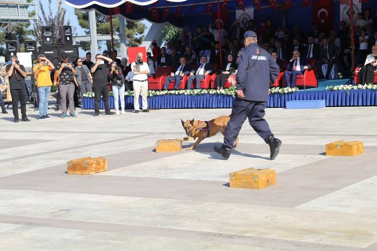Rize'de Cumhuriyet'in 100. yıl dönümü coşku ile kutlandı 36