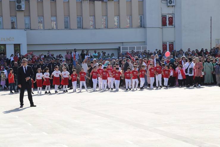 Rize'de Cumhuriyet'in 100. yıl dönümü coşku ile kutlandı 37