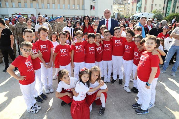 Rize'de Cumhuriyet'in 100. yıl dönümü coşku ile kutlandı 42