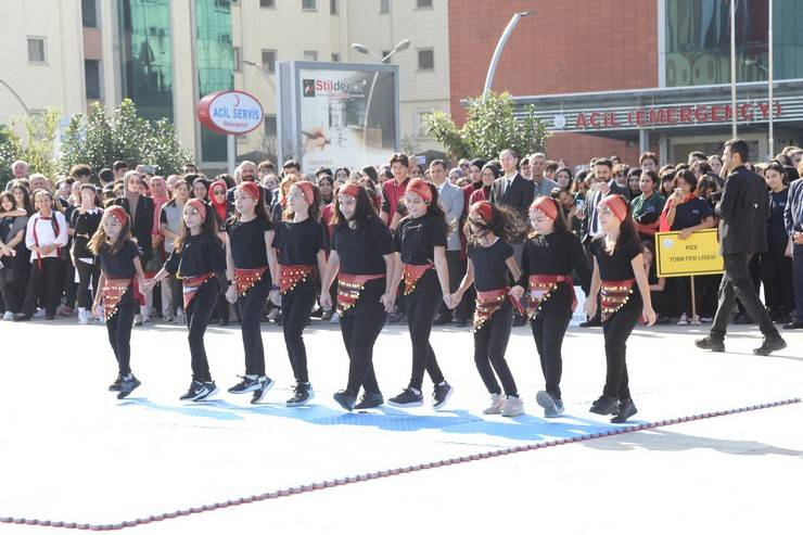 Rize'de Cumhuriyet'in 100. yıl dönümü coşku ile kutlandı 43