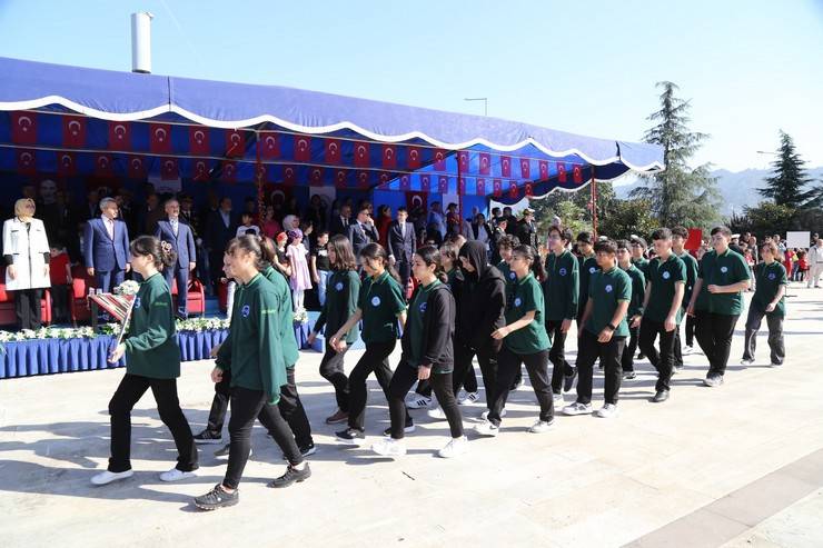 Rize'de Cumhuriyet'in 100. yıl dönümü coşku ile kutlandı 51