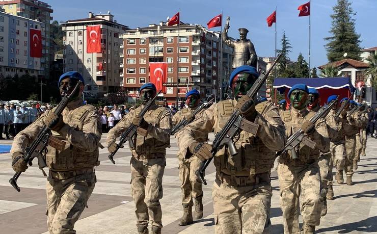 Rize'de Cumhuriyet'in 100. yıl dönümü coşku ile kutlandı 56