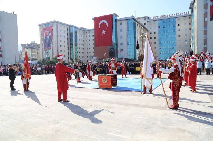 Rize'de Cumhuriyet'in 100. yıl dönümü coşku ile kutlandı 64