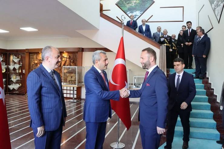 Rize'de Cumhuriyet'in 100. yıl dönümü coşku ile kutlandı 7