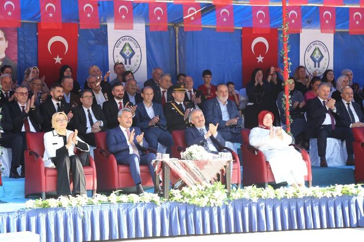 Rize'de Cumhuriyet'in 100. yıl dönümü coşku ile kutlandı 81
