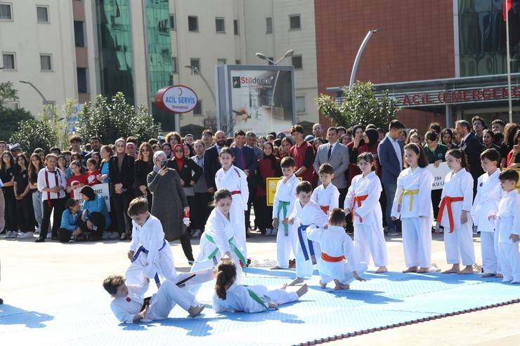 Rize'de Cumhuriyet'in 100. yıl dönümü coşku ile kutlandı 82