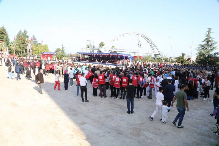 Rize'de Cumhuriyet'in 100. yıl dönümü coşku ile kutlandı 85