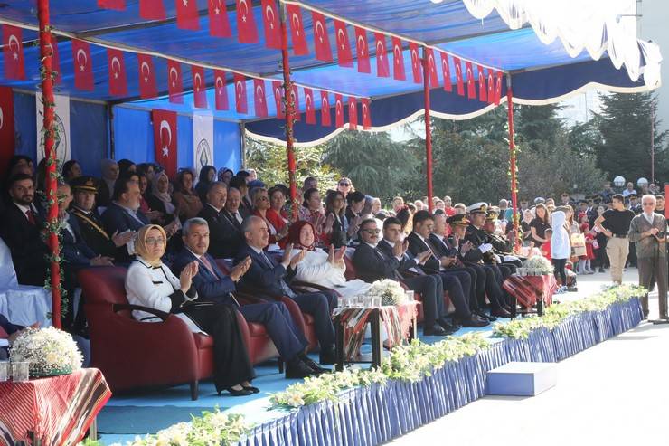 Rize'de Cumhuriyet'in 100. yıl dönümü coşku ile kutlandı 86