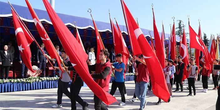 Rize'de Cumhuriyet'in 100. yıl dönümü coşku ile kutlandı