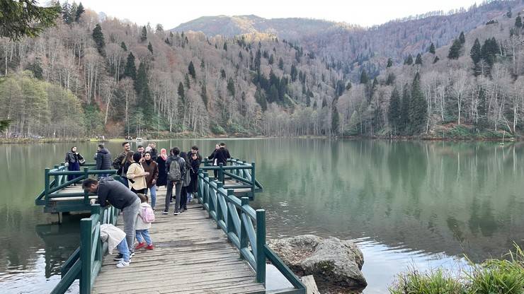 Borçka Karagöl Tabiat Parkı 10 ayda 550 bin ziyaretçiyi ağırladı 17