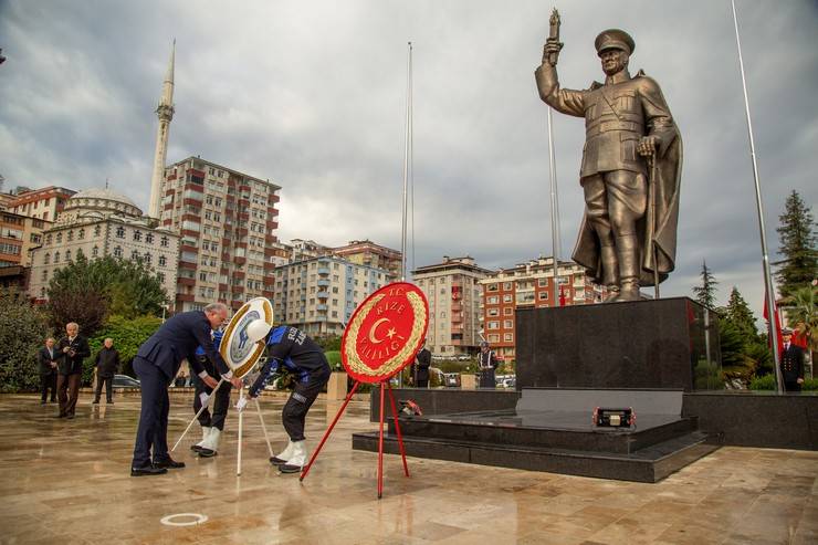 Rize’de Atatürk törenle anıldı 12