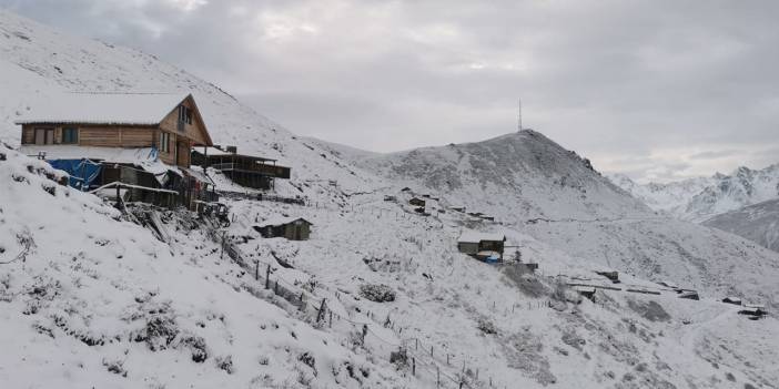 Rize'nin yüksek kesimleri beyaza büründü