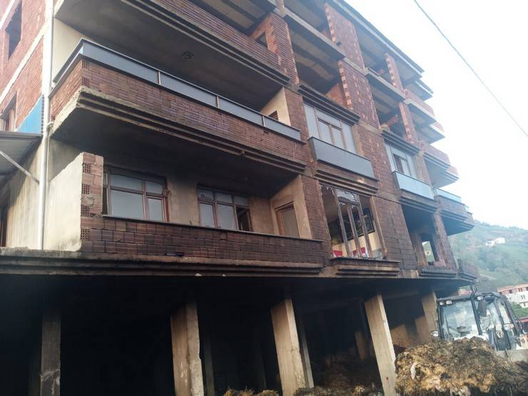 Rize’de 5 Katlı Binada Yangın 3