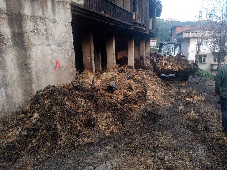 Rize’de 5 Katlı Binada Yangın 6