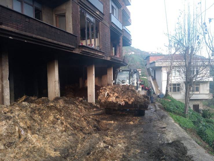Rize’de 5 Katlı Binada Yangın 7