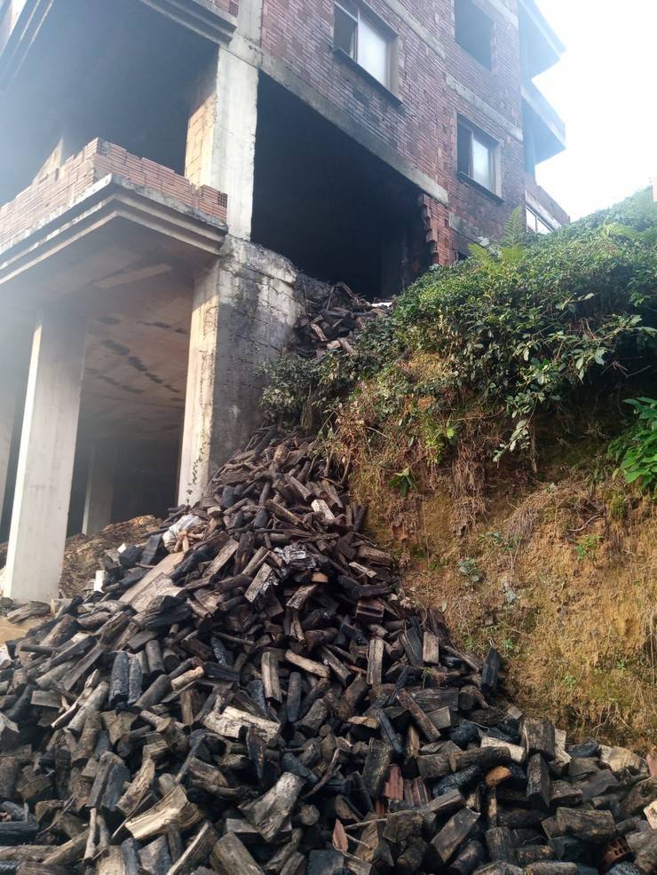 Rize’de 5 Katlı Binada Yangın 8