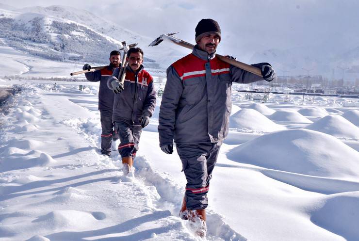 Erzurum'da kışlık bin mezar kazıldı 7