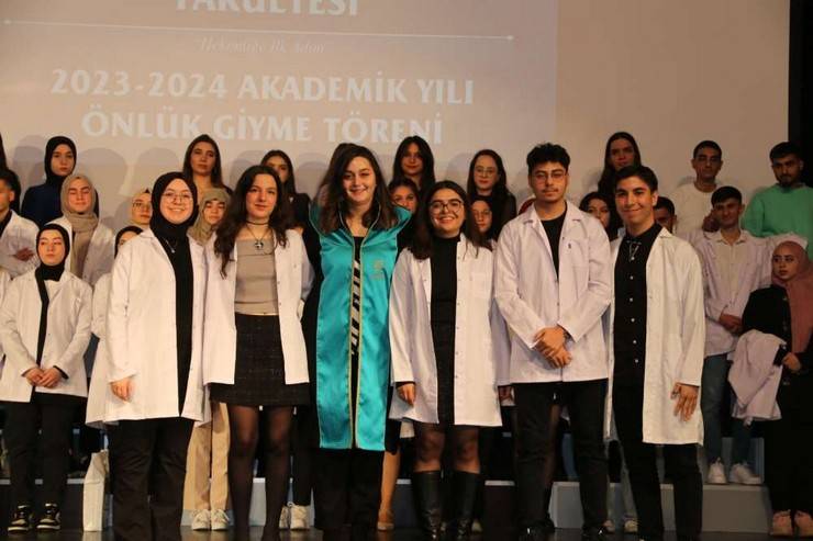 RTEÜ Diş Hekimliği Fakültesi Öğrencileri Önlüklerini Giydi 11