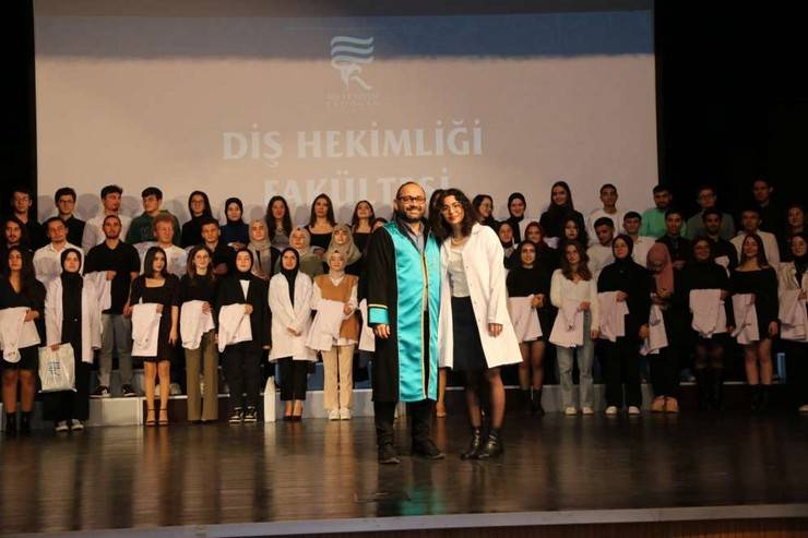RTEÜ Diş Hekimliği Fakültesi Öğrencileri Önlüklerini Giydi 16