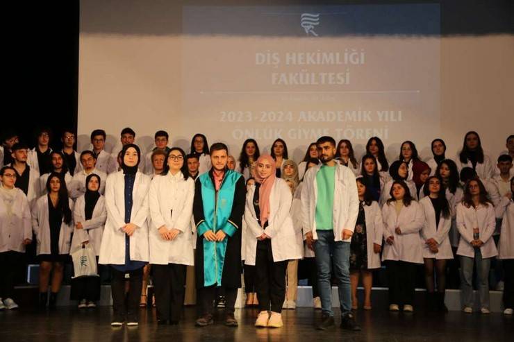 RTEÜ Diş Hekimliği Fakültesi Öğrencileri Önlüklerini Giydi 24