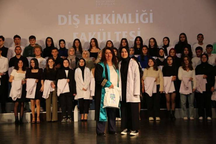 RTEÜ Diş Hekimliği Fakültesi Öğrencileri Önlüklerini Giydi 6