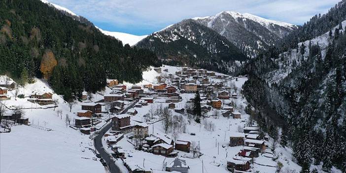 Doğa turizminin gözde mekanlarından Ayder Yaylası kar tatili sevenleri ağırlıyor