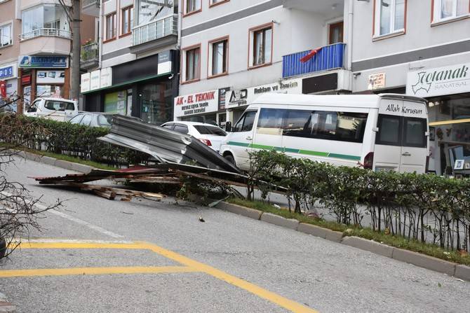 Giresun'da fırtına; çatılar uçtu; 1'i çocuk 2 kişi yaralı 11