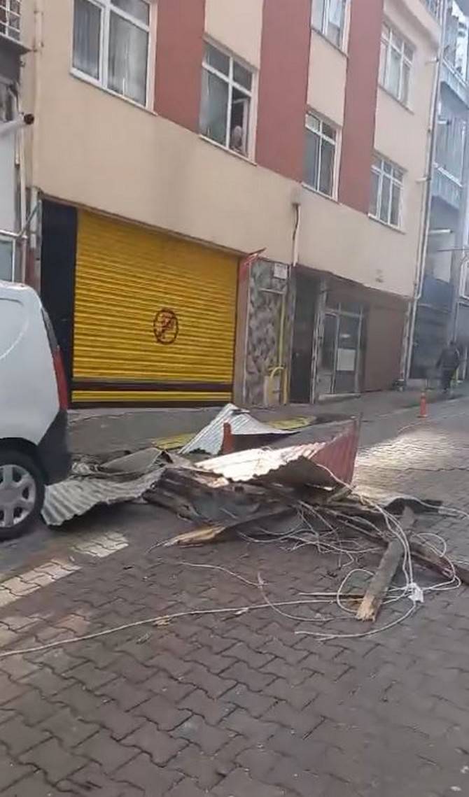 Giresun'da fırtına; çatılar uçtu; 1'i çocuk 2 kişi yaralı 19