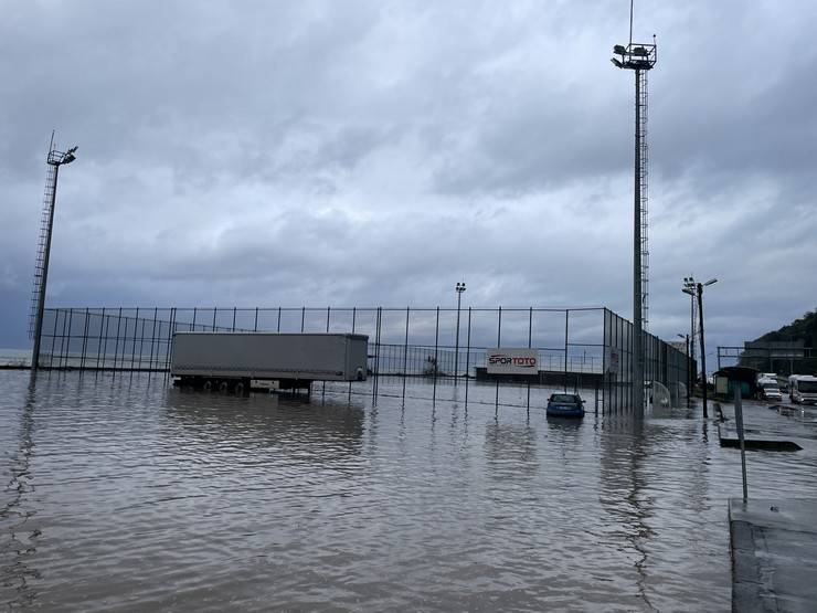Rize Belediyesi Doğu Parkı sular altında kaldı 2