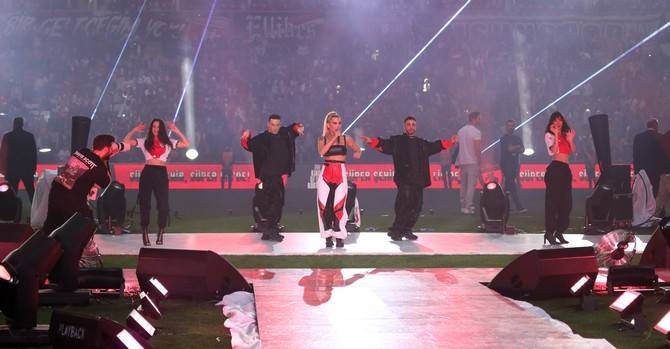 Süper Lig'e yükselen Samsunspor kupasını aldı 16