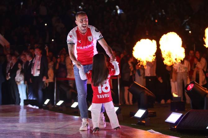 Süper Lig'e yükselen Samsunspor kupasını aldı 26