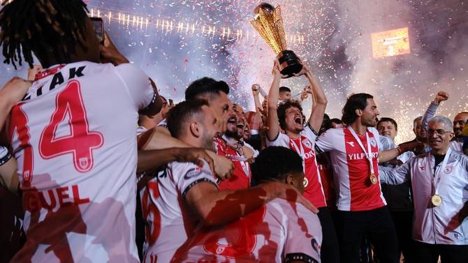 Süper Lig'e yükselen Samsunspor kupasını aldı 27