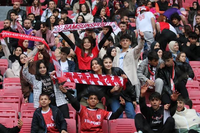 Süper Lig'e yükselen Samsunspor kupasını aldı 29