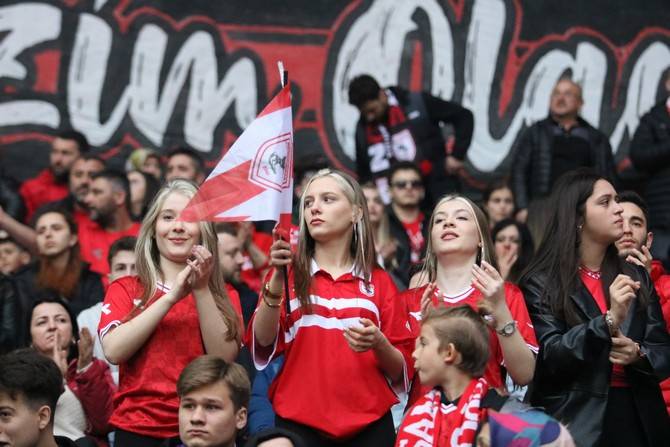 Süper Lig'e yükselen Samsunspor kupasını aldı 30