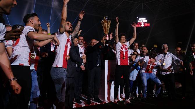 Süper Lig'e yükselen Samsunspor kupasını aldı 46