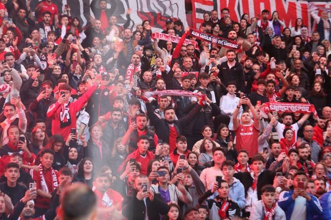 Süper Lig'e yükselen Samsunspor kupasını aldı 9