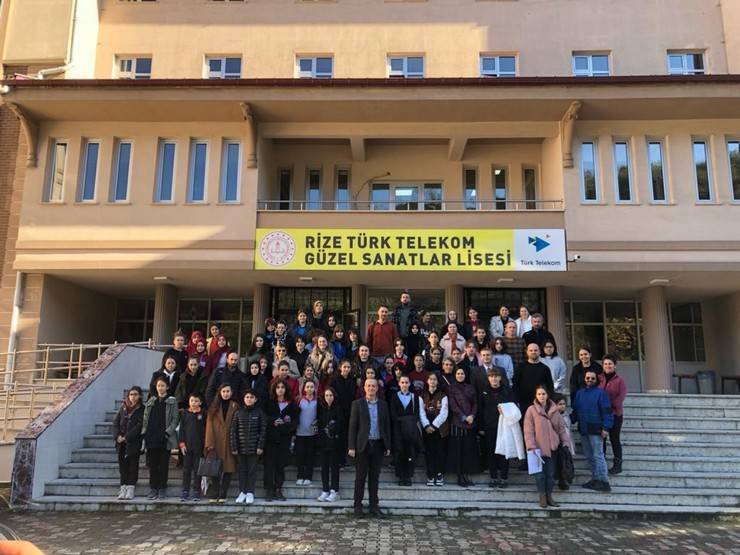 Rize'de Türkiye Yüzyılı Canlı Çizim Yarışması Düzenlendi 9