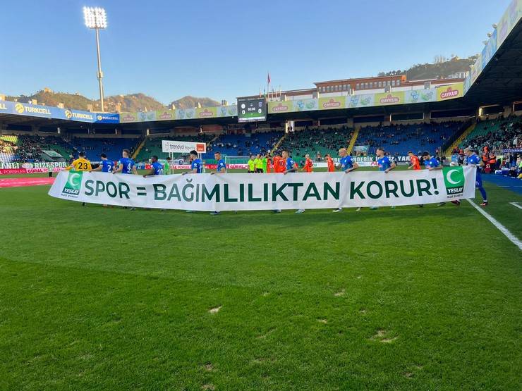 Çaykur Rizespor - RAMS Başakşehir maçından kareler 1