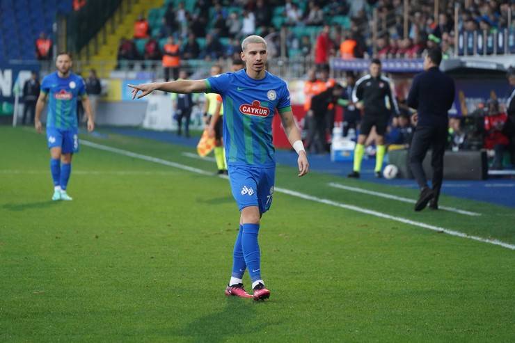 Çaykur Rizespor - RAMS Başakşehir maçından kareler 7