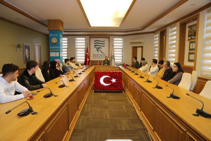 RTEÜ'de Mavi Büyüme Fikir Yarışmasında Dereceye Giren Öğrencilere Ödülleri Verildi 1