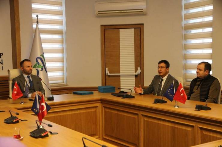 RTEÜ'de Mavi Büyüme Fikir Yarışmasında Dereceye Giren Öğrencilere Ödülleri Verildi 2