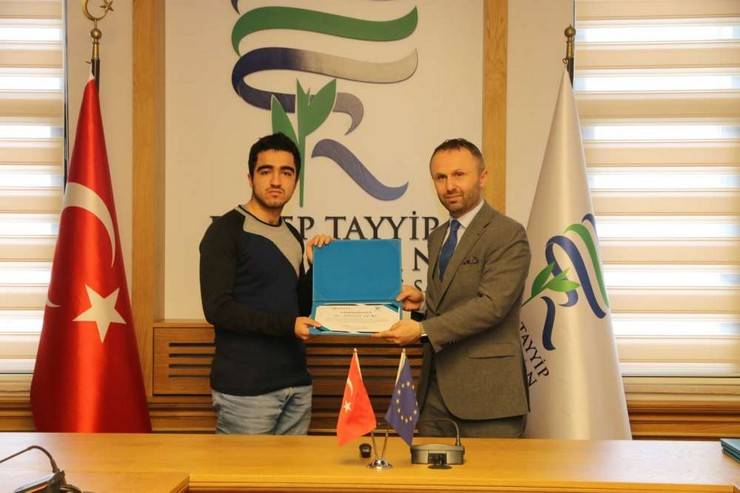 RTEÜ'de Mavi Büyüme Fikir Yarışmasında Dereceye Giren Öğrencilere Ödülleri Verildi 7