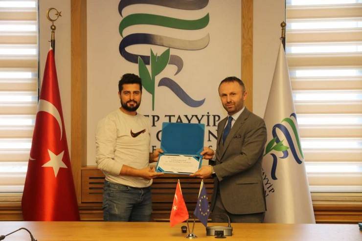 RTEÜ'de Mavi Büyüme Fikir Yarışmasında Dereceye Giren Öğrencilere Ödülleri Verildi 9