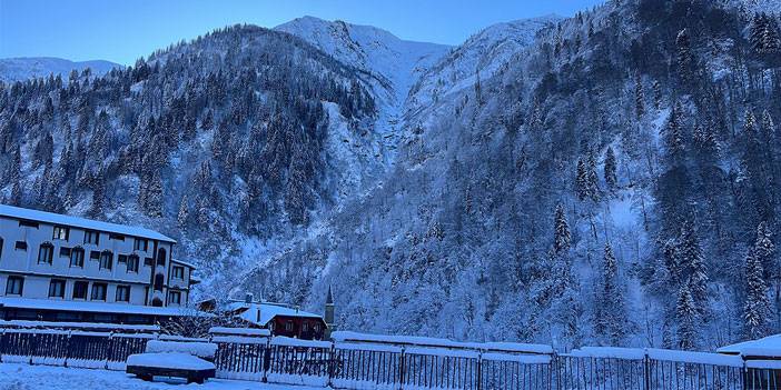 Ayder Yaylası’ndan kartpostallık kar manzaraları