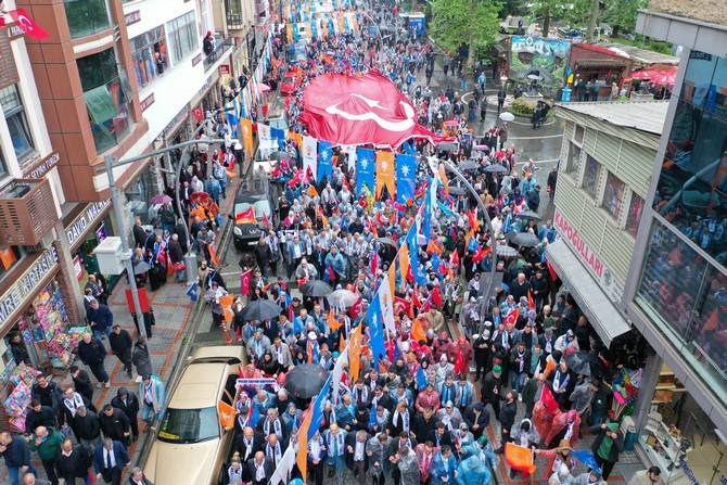 AK Parti’den Rize’de Coşkulu Sevgi Yürüyüşü 11